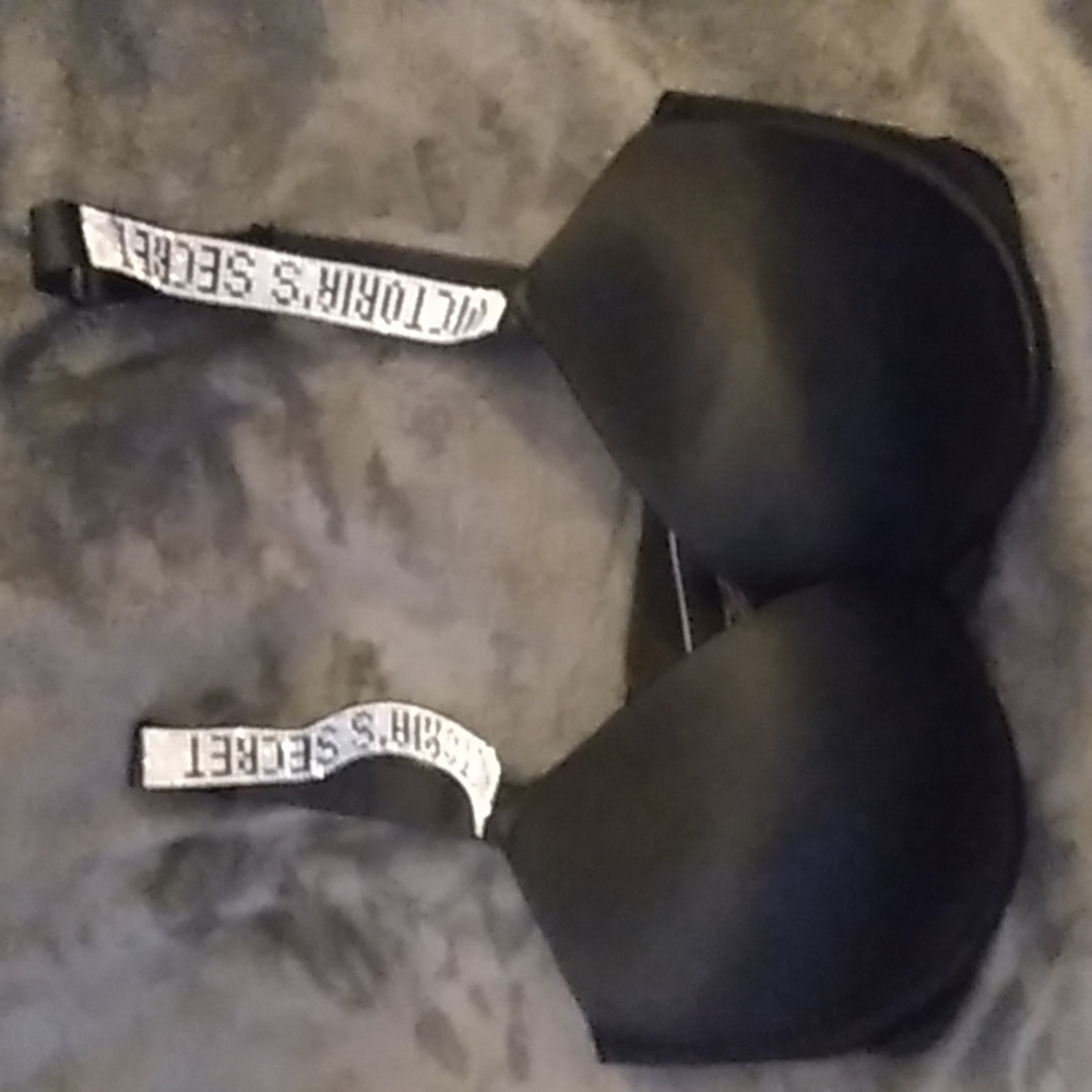Victoria Secret Bling Bra NWOT